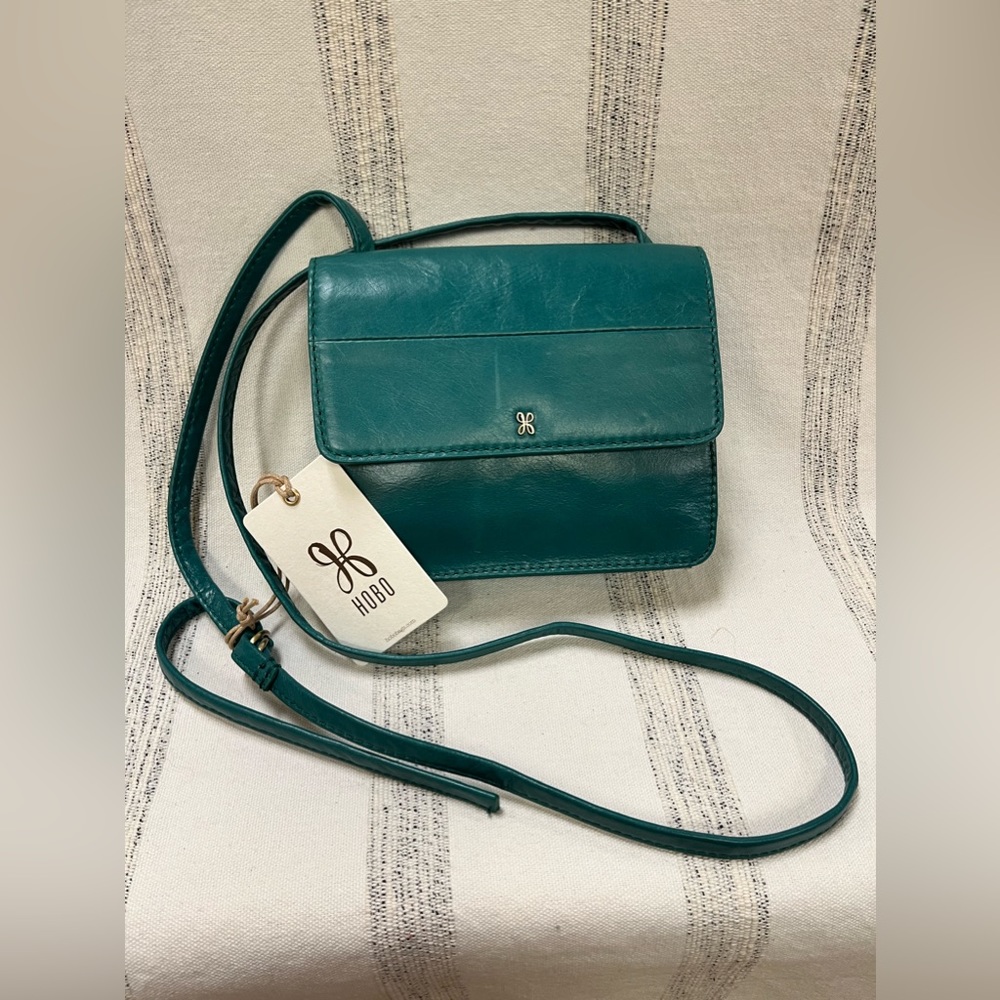 HOBO Jill Wallet Crossbody